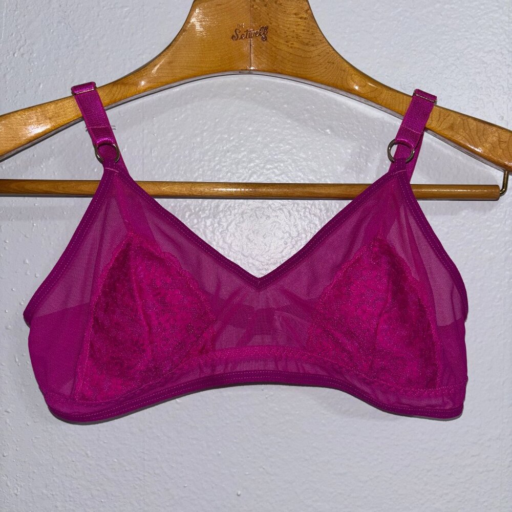 Venus Fuchsia Lace Mesh Bralette Size L Large‎ Wireless Sheer Unlined Bra Top